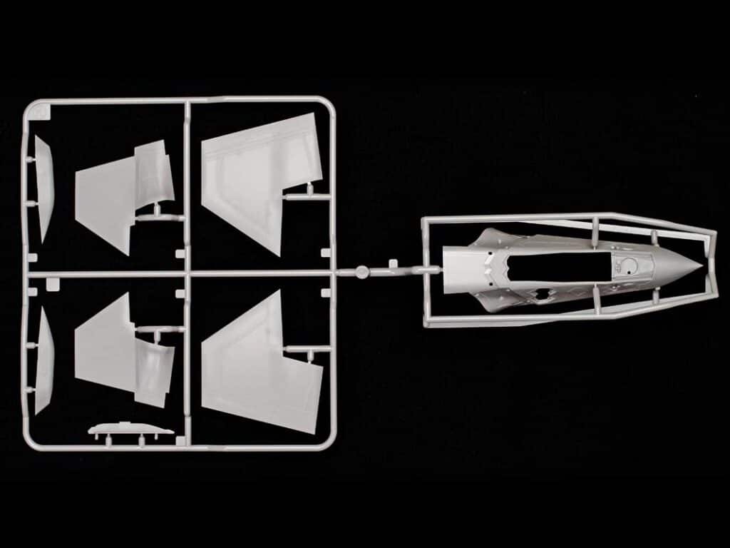 Tamiya-61124-Lockheed-Martin-F-35A-Lightning-II-24 Tamiya-61124-Lockheed-Martin-F-35A-Lightning-II-24