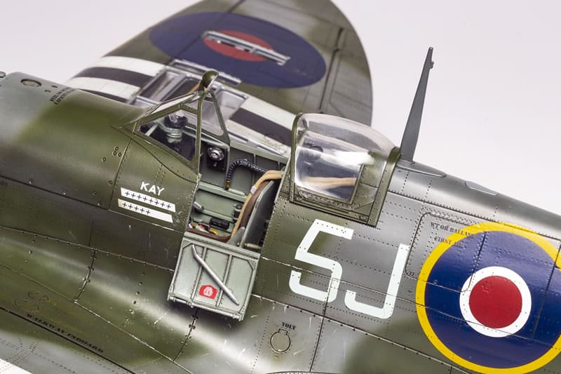 A17001_Airfix_Supermarine_Spitfire_Mk_IXc_Detail_5_Scheme_A