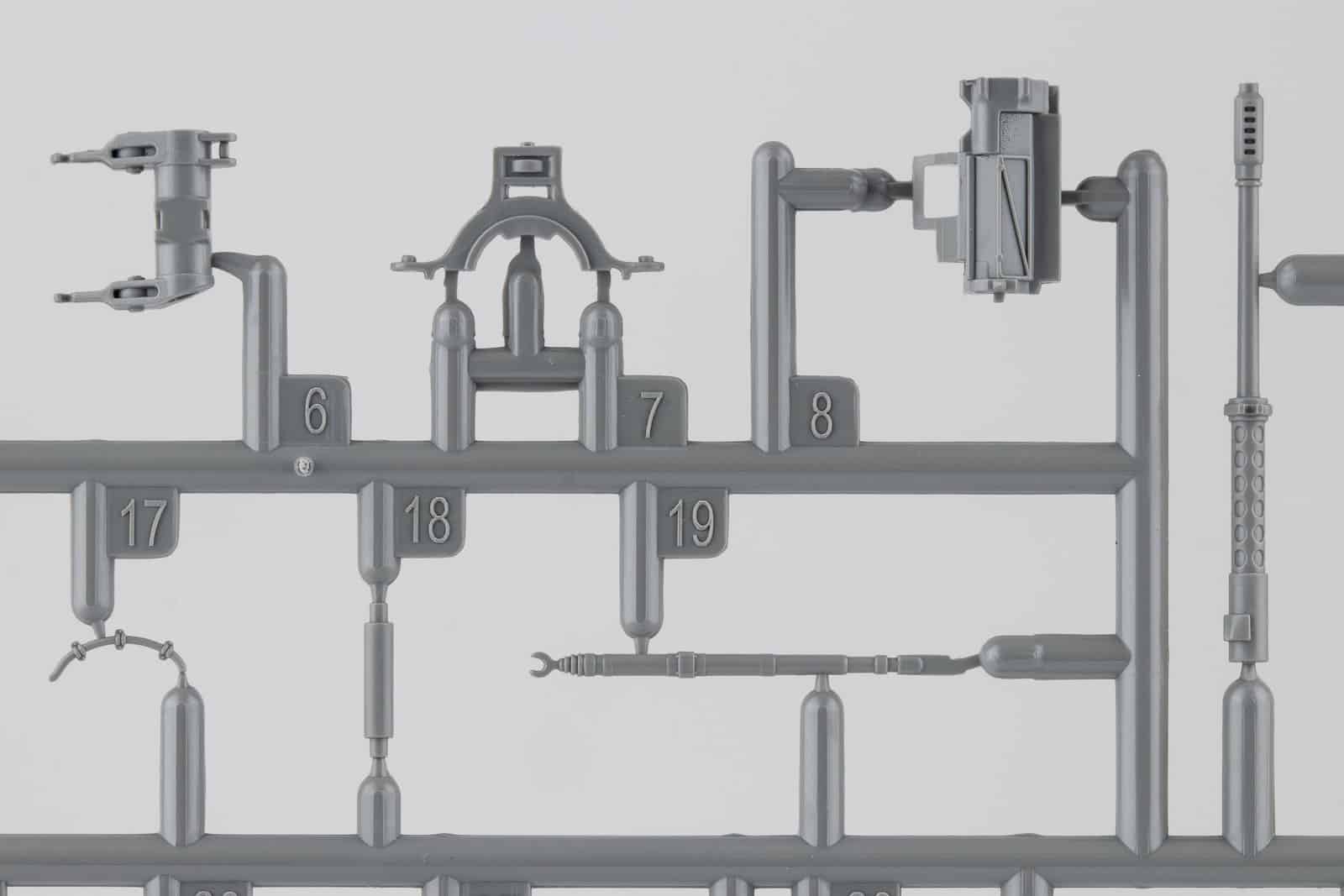 Takom-135-AH-64D-Apache-Longbow-Sprues-12