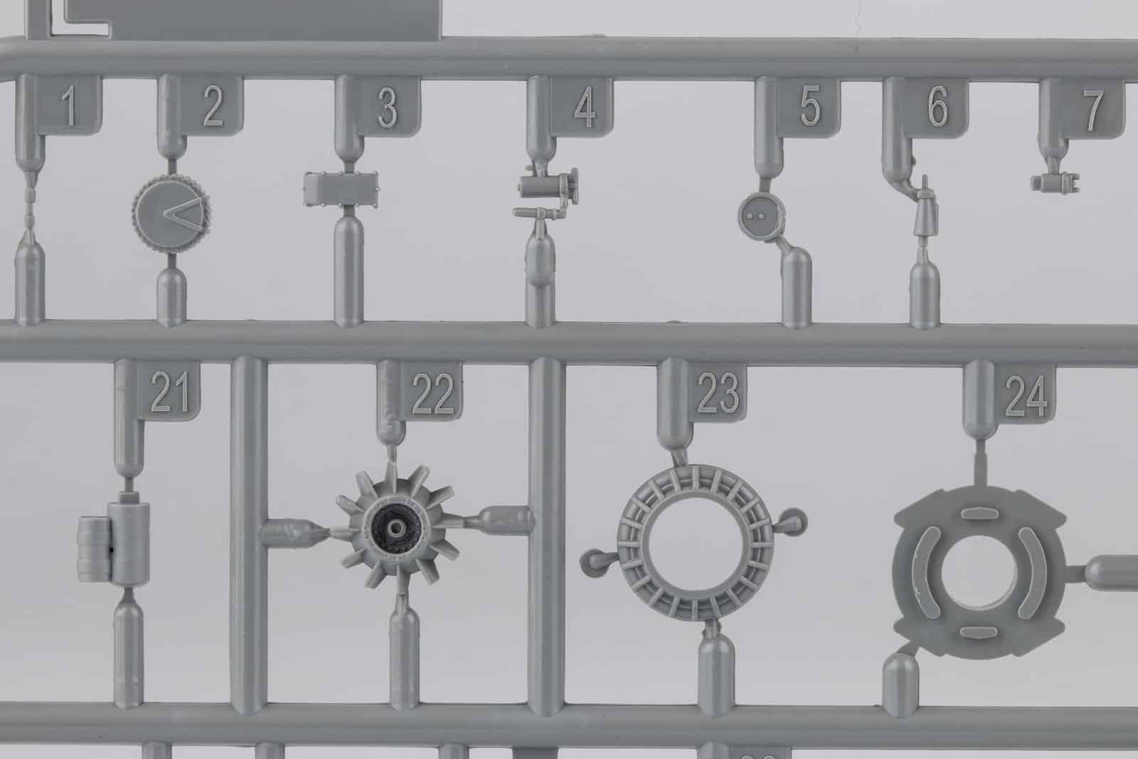 Takom-135-AH-64D-Apache-Longbow-Sprues-57