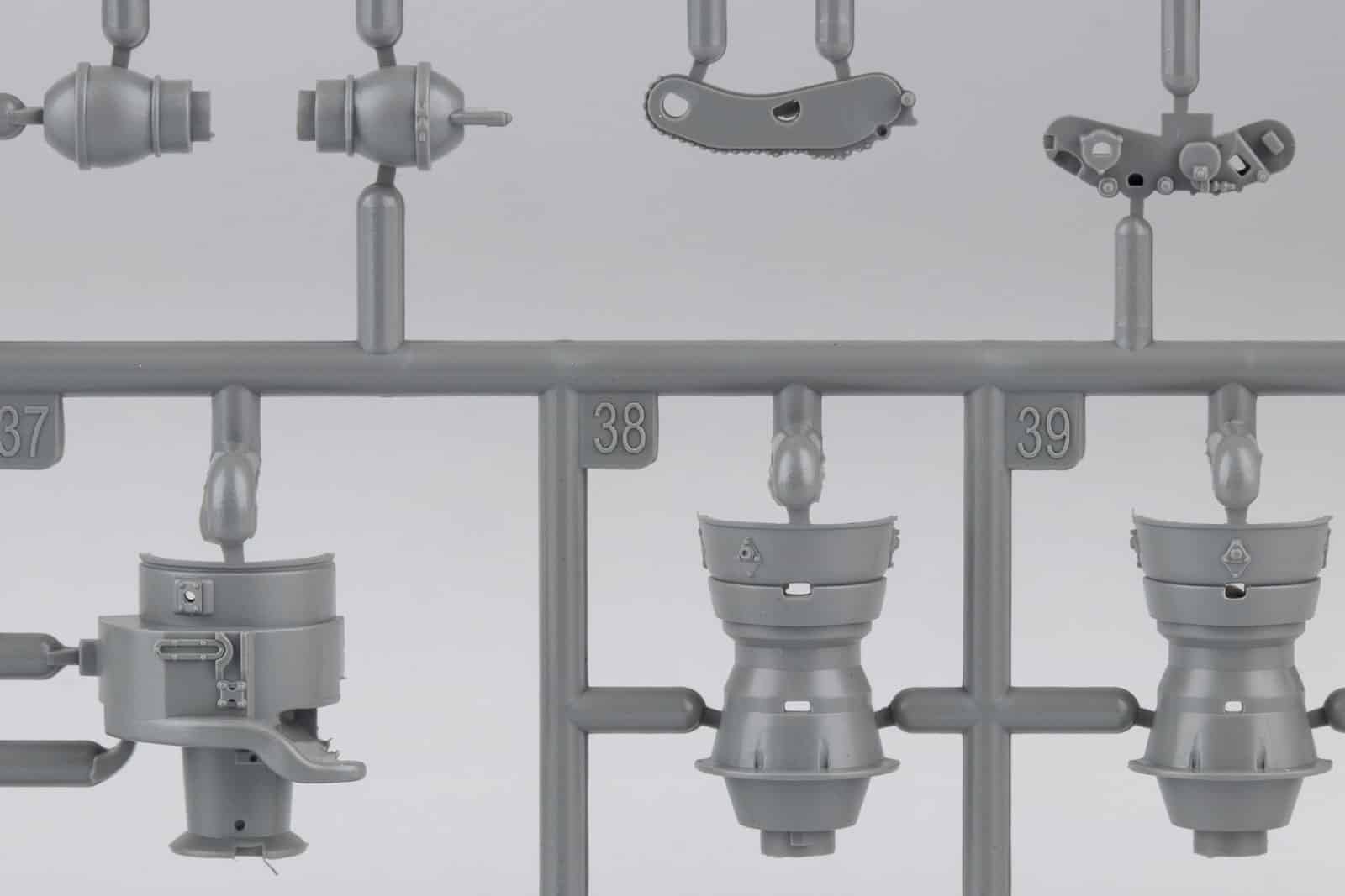 Takom-135-AH-64D-Apache-Longbow-Sprues-61