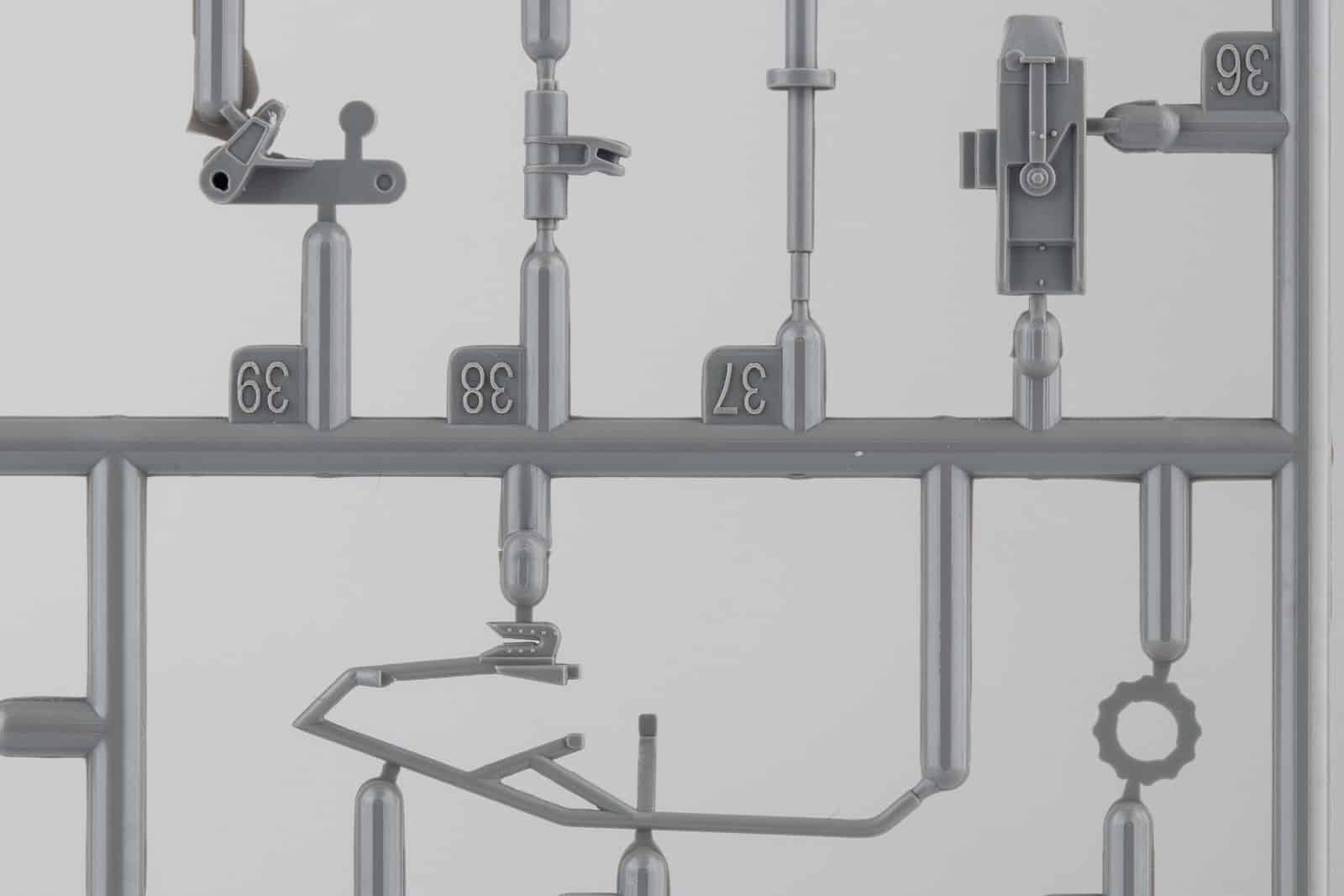 Takom-135-AH-64D-Apache-Longbow-Sprues-72