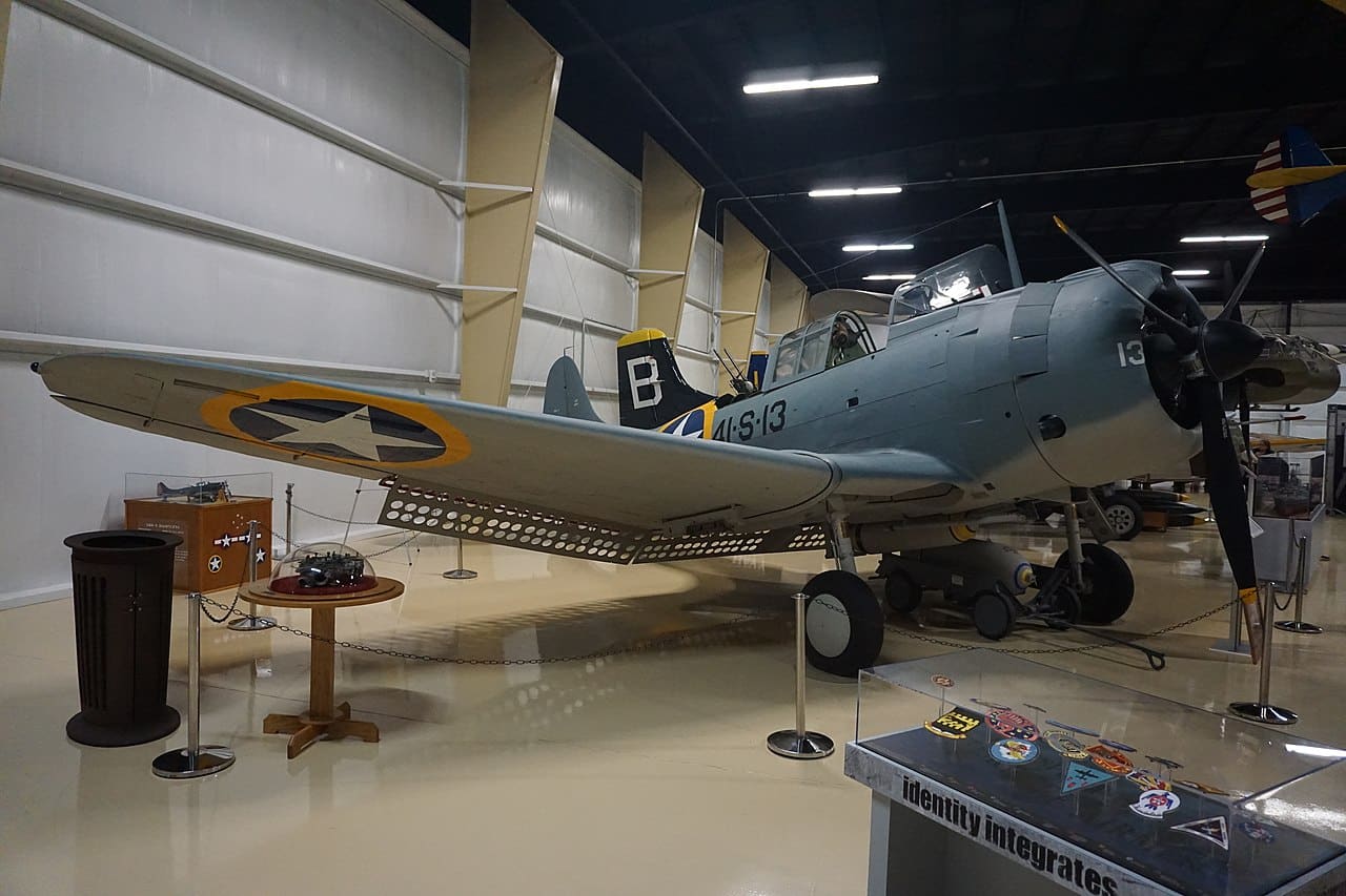 1280px-Air_Zoo_December_2019_086_(Douglas_SBD-3_Dauntless)