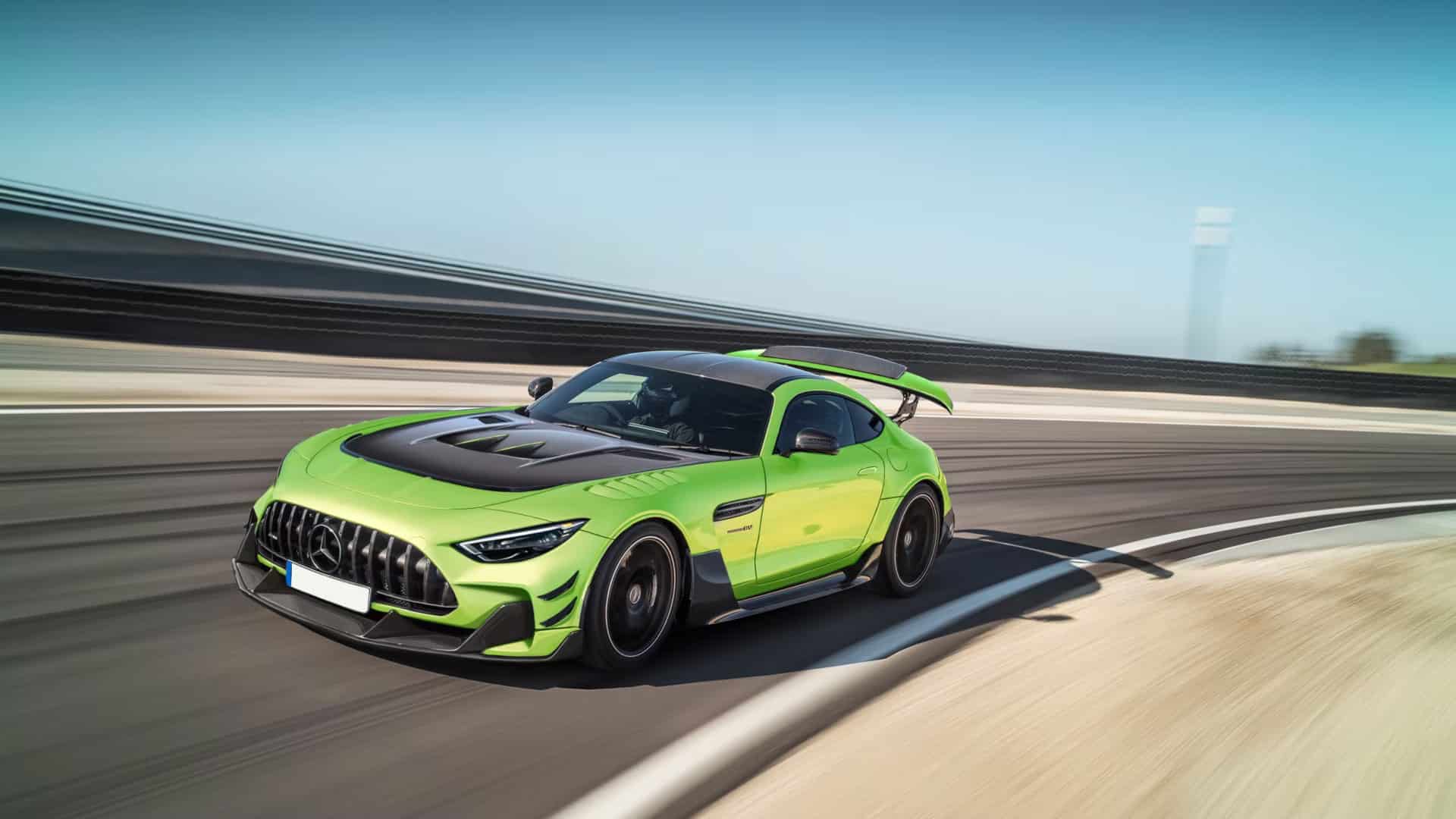 2023-Mercedes-Benz-AMG-GT-2