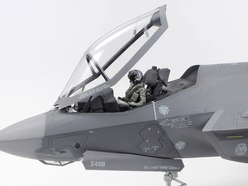 60792 72nd scale Lockheed Martin F-35A Lightning II by Tamiya-2