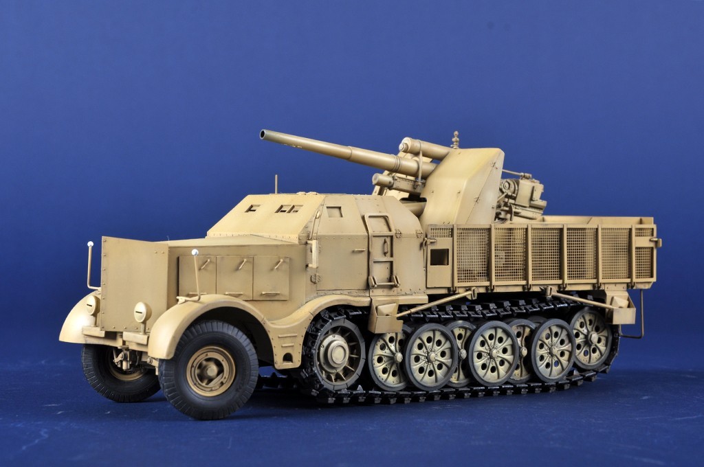 Trumpeter: Schwerer Zugkraftwagen 18t with 8.8cm Flak-1