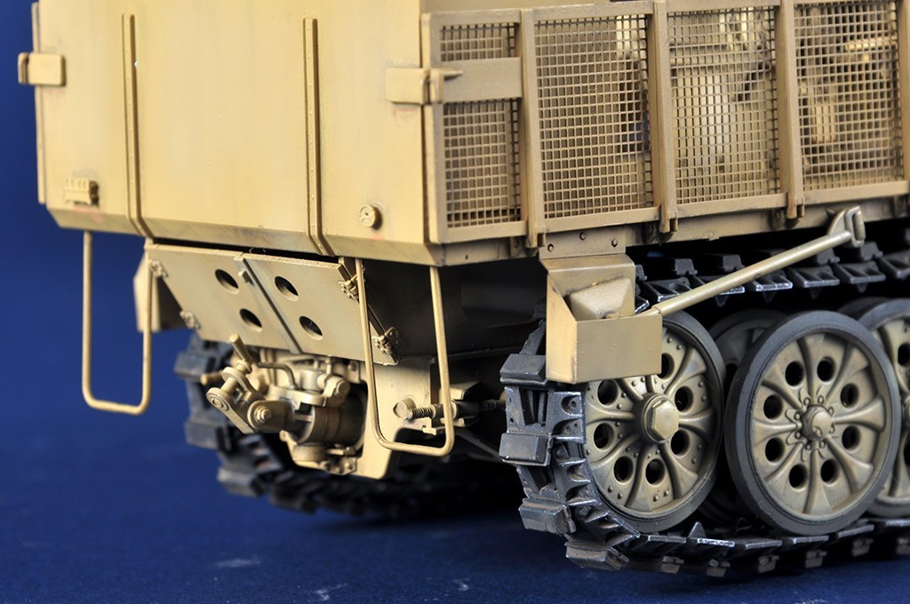 Trumpeter: Schwerer Zugkraftwagen 18t with 8.8cm Flak-9