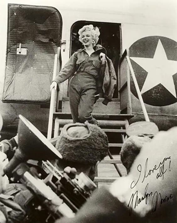 X-Plus' 18th scale Marilyn Monroe (U.S.O. Tour 1954) Photo