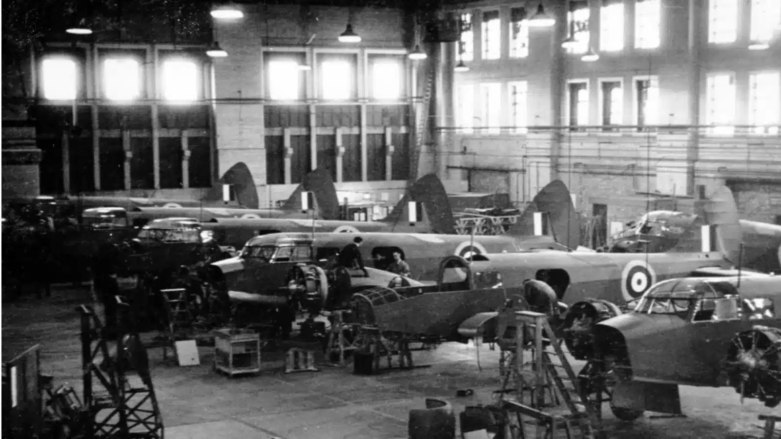 Airspeed Oxford production at Portsmouth during 1941