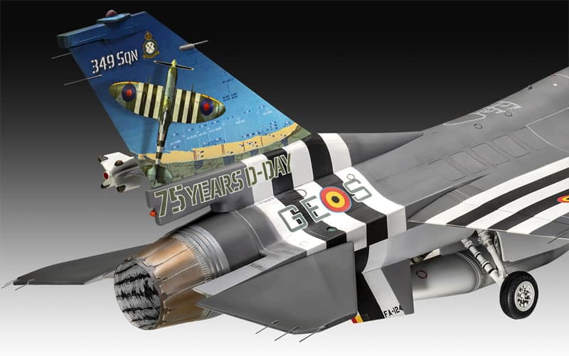 Revell 03802 50th Anniversary F-16 Falcon 1:32 Tall