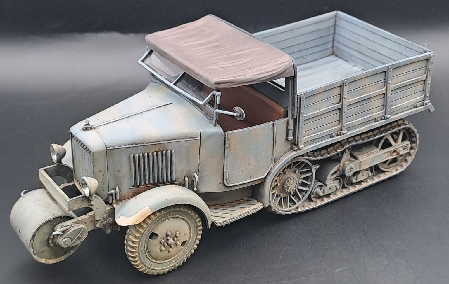 KM Models: Pionierwagen Unic P-107 U