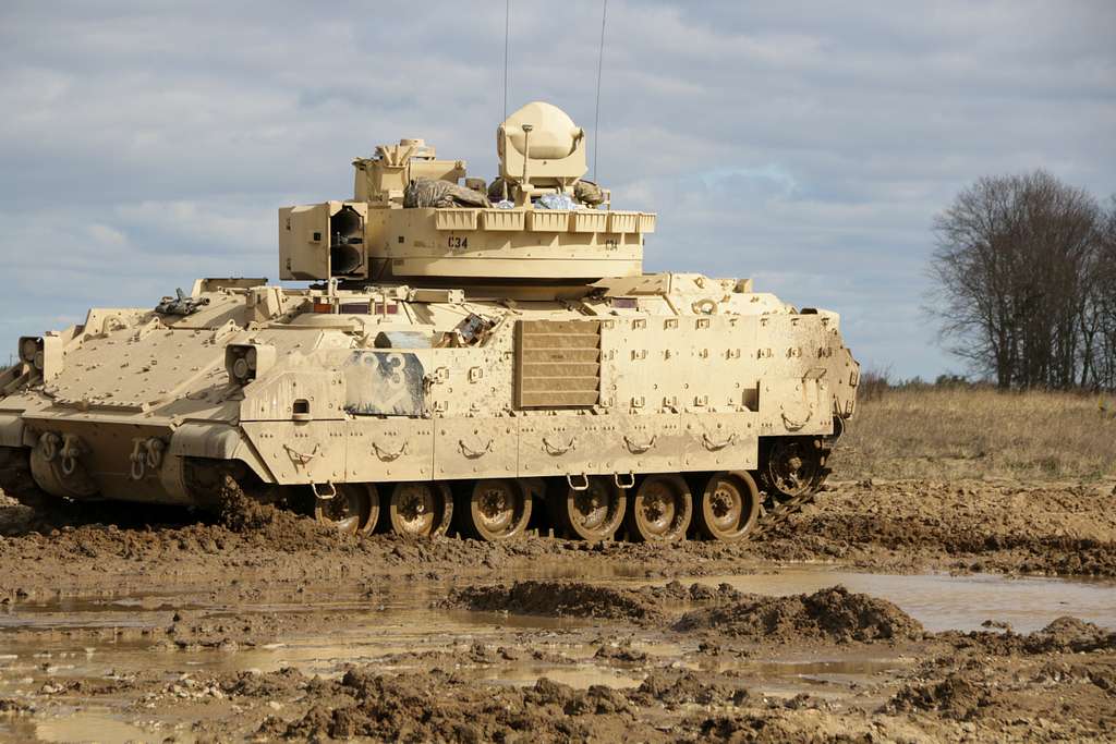 an-m2a2-bradley-infantry-fighting-vehicle-assigned-nara-dvids