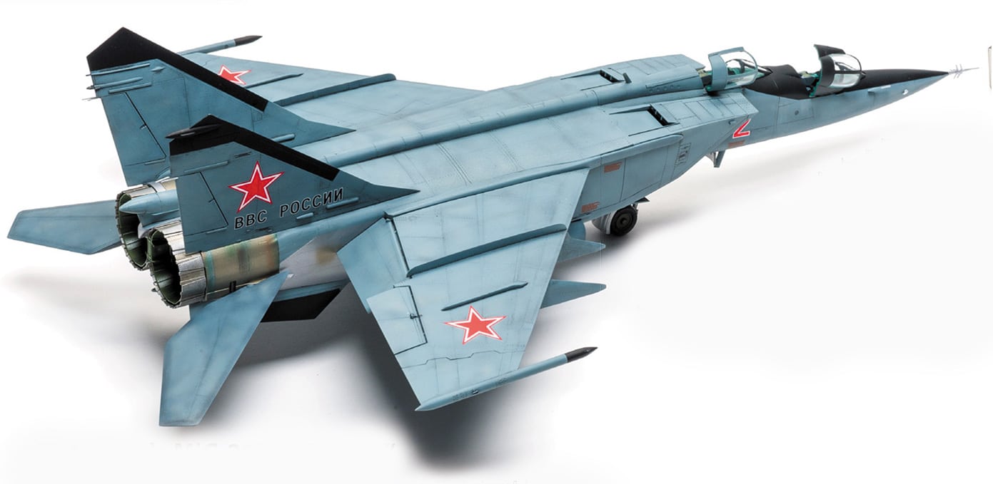 Kitty Hawk MiG-25PU Foxbat