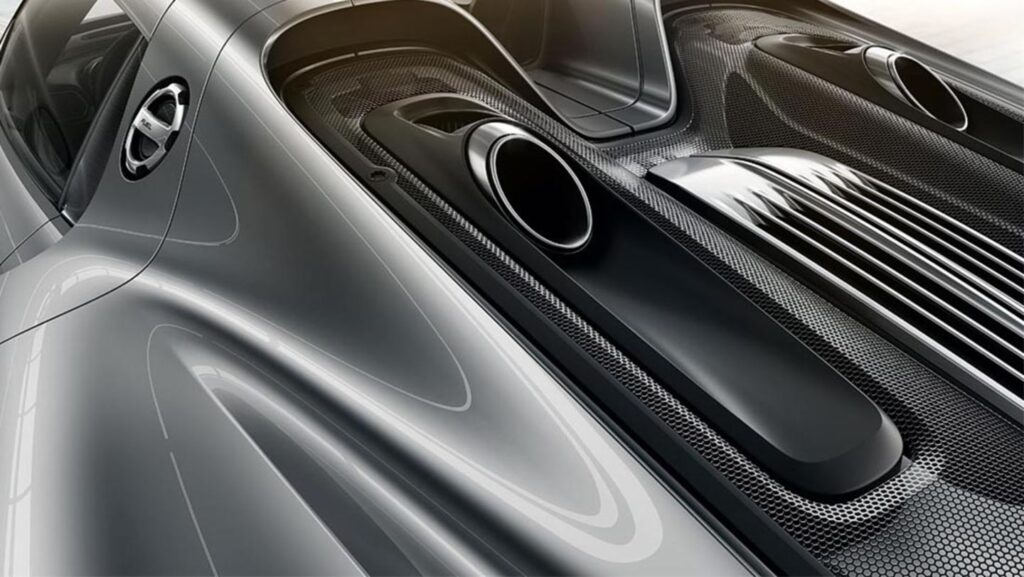 Porsche 918 Spyder Back-2