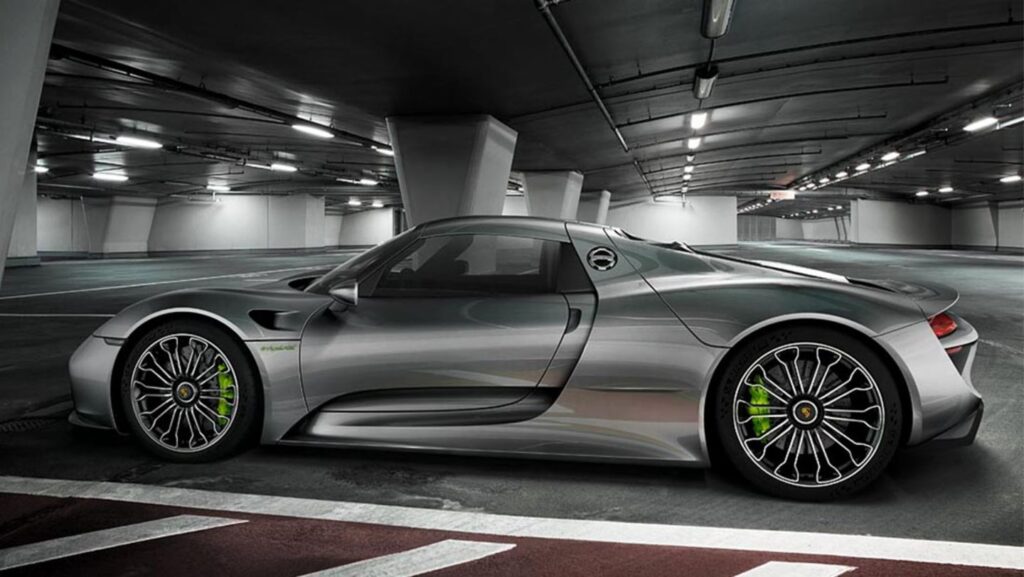Porsche 918 Spyder Side