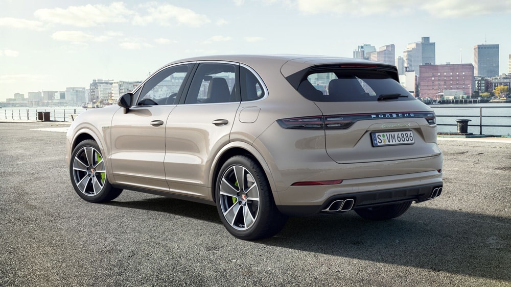 Porsche-Cayenne-Turbo-S-E-Hybrid-Back