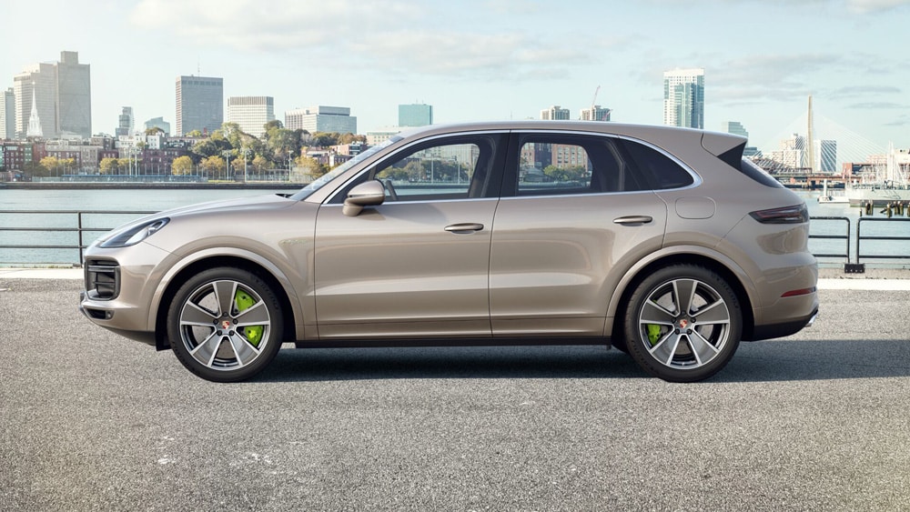 Porsche-Cayenne-Turbo-S-E-Hybrid-Side