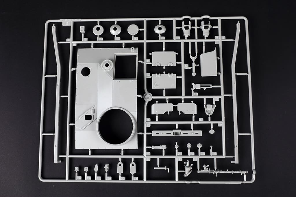 Trumpeter 116nd scale StuG.III Ausf. G Late Production (2in1) Sprues-10