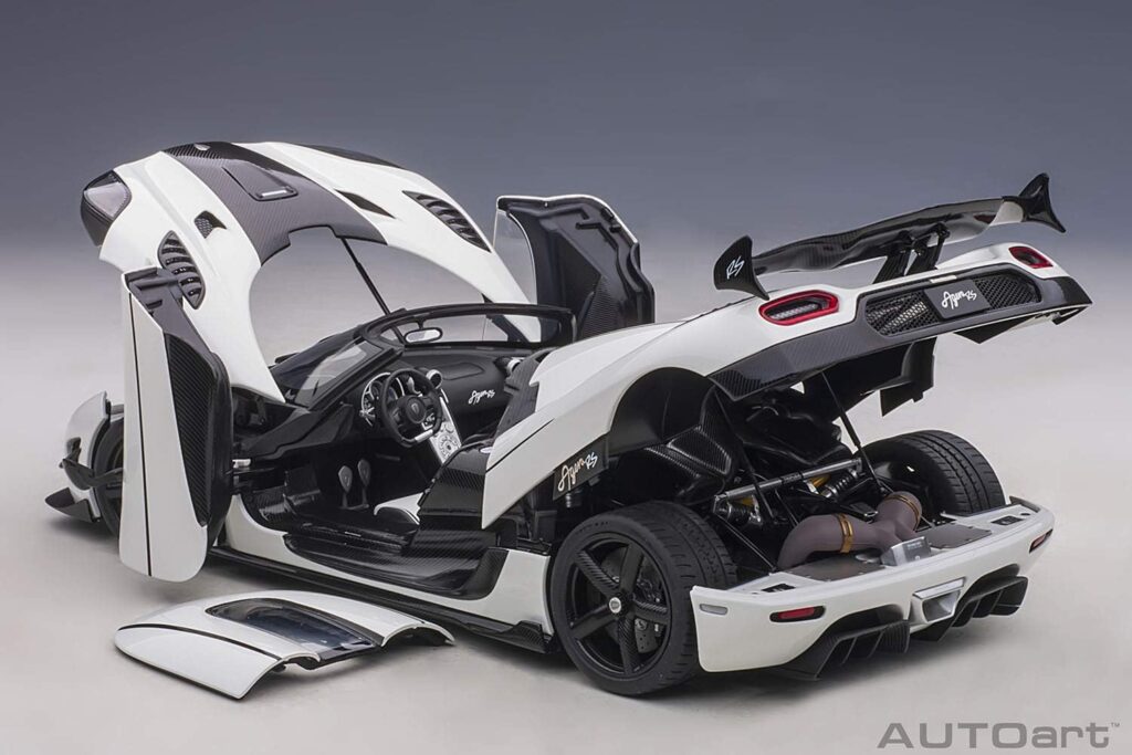 Koenigsegg Agera RS White and Carbon Black 118 Diecast Car-5